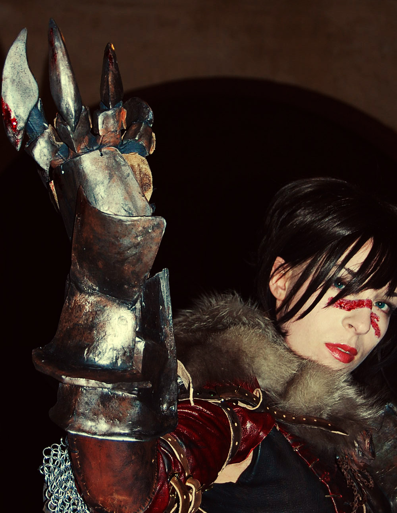 Illustration for article titled The Best Mass Effect 2 Cosplay Meets The Best Dragon Age II Cosplay